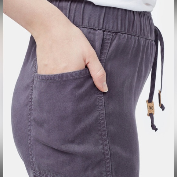 10 Tree Colwood Jogger - Picture 4 of 6